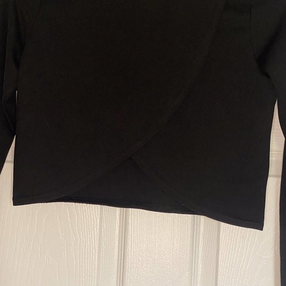 Black Polyester High/Low Crop Top. Size 4. - Picture 3 of 5